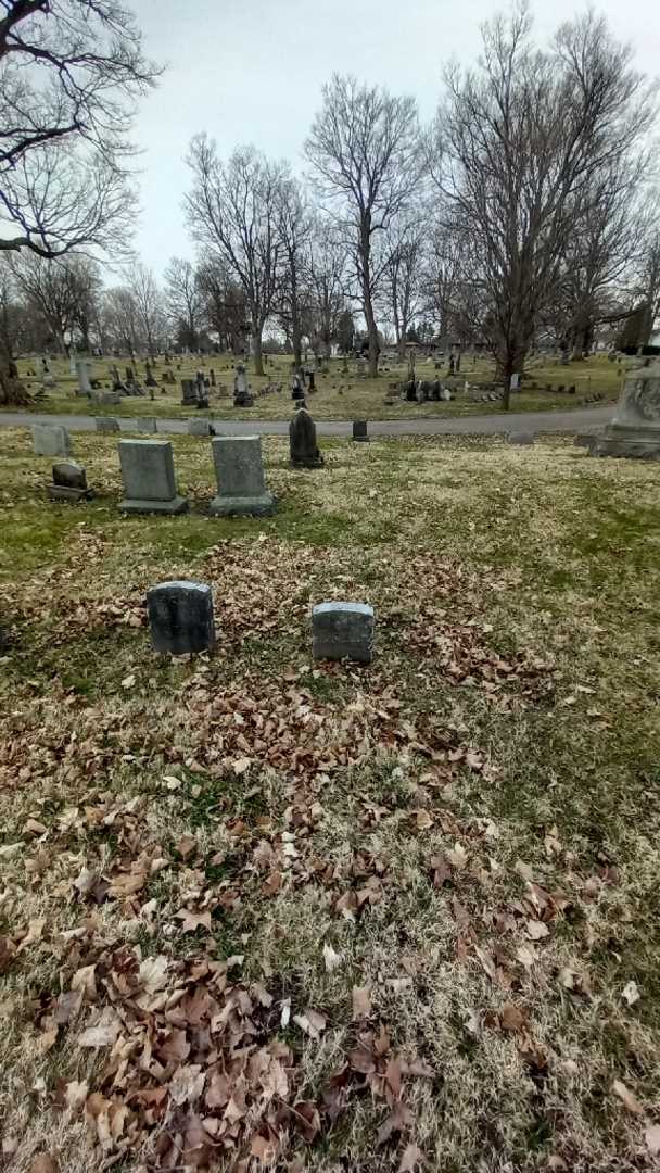 Julia A. Yaeckel's grave. Photo 2