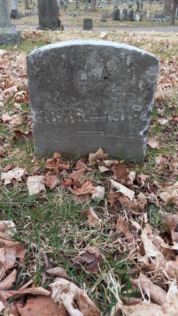 Julia A. Yaeckel's grave. Photo 4