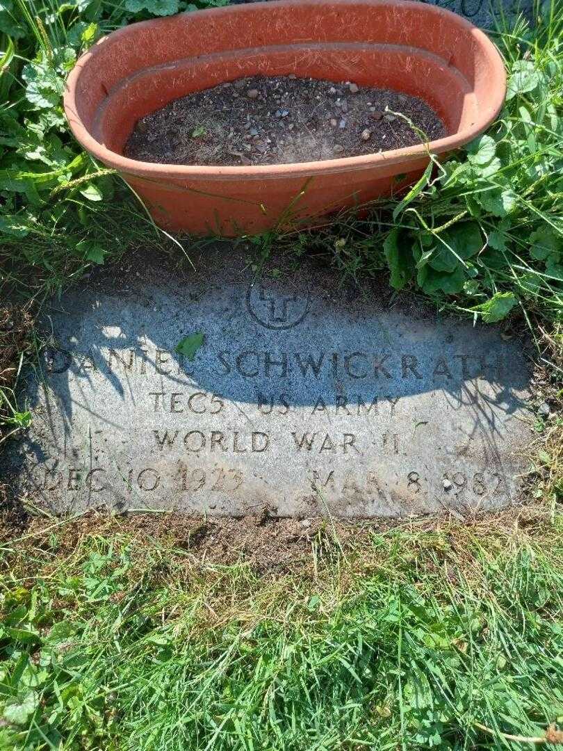 Thomas Driscoll's grave. Photo 6