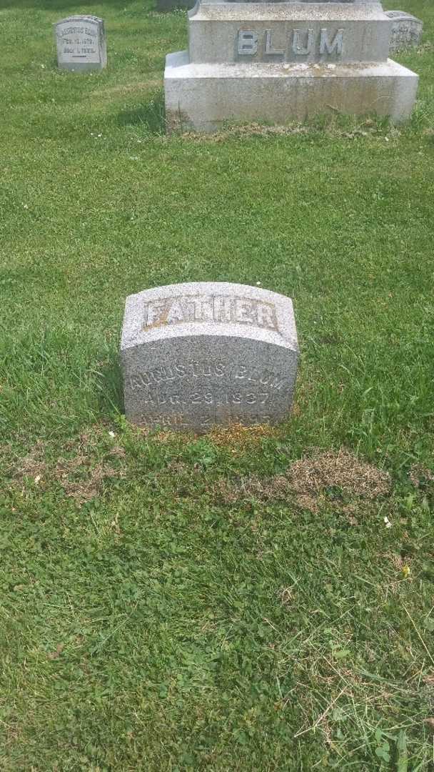 Augustus Blum's grave. Photo 3
